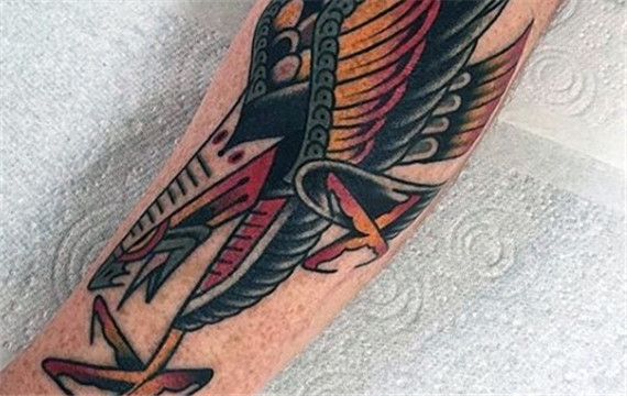 动物老鹰彩色图案个性手臂纹身