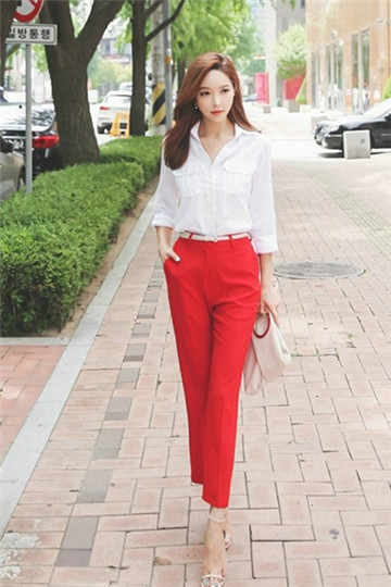 女白领白衬衫红长裤优雅气质户外写真