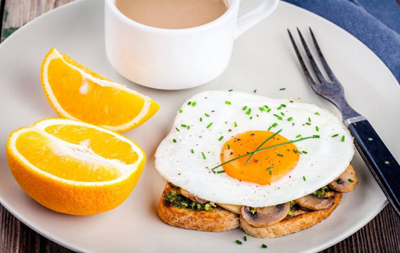 美味早餐橙子荷包蛋小清新图片
