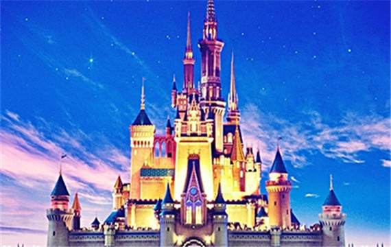 迪士尼城堡蓝天背景小清新手机壁纸