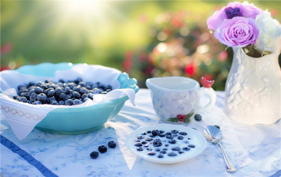 美味早餐蓝莓奶油汤超清图片