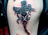 血腥的十字架纹身图片